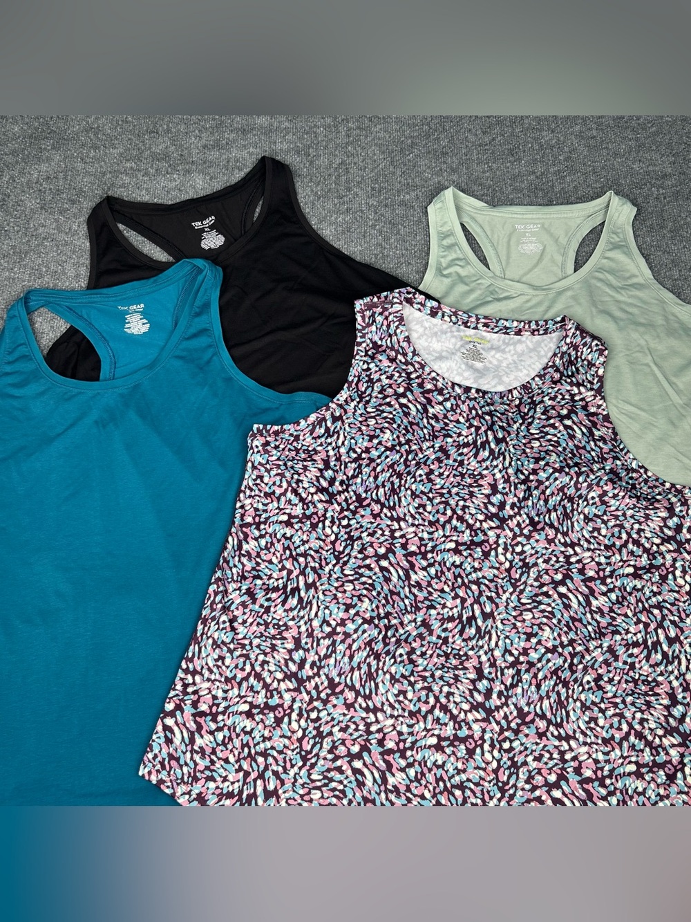 Tek Gear Tank Tops Womens XL Lot Of 4 Lightweight Casual Gym Summer Layering